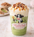 Butter Pecan Barn Matcha
Buttery pecan syrup with matcha & sweet cream foam topped with pecan crumble